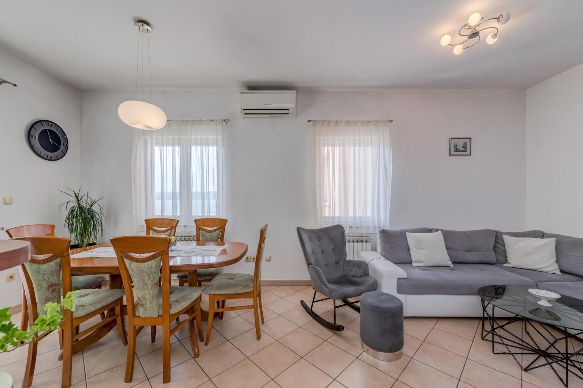 Apartment Jesenice Krilo