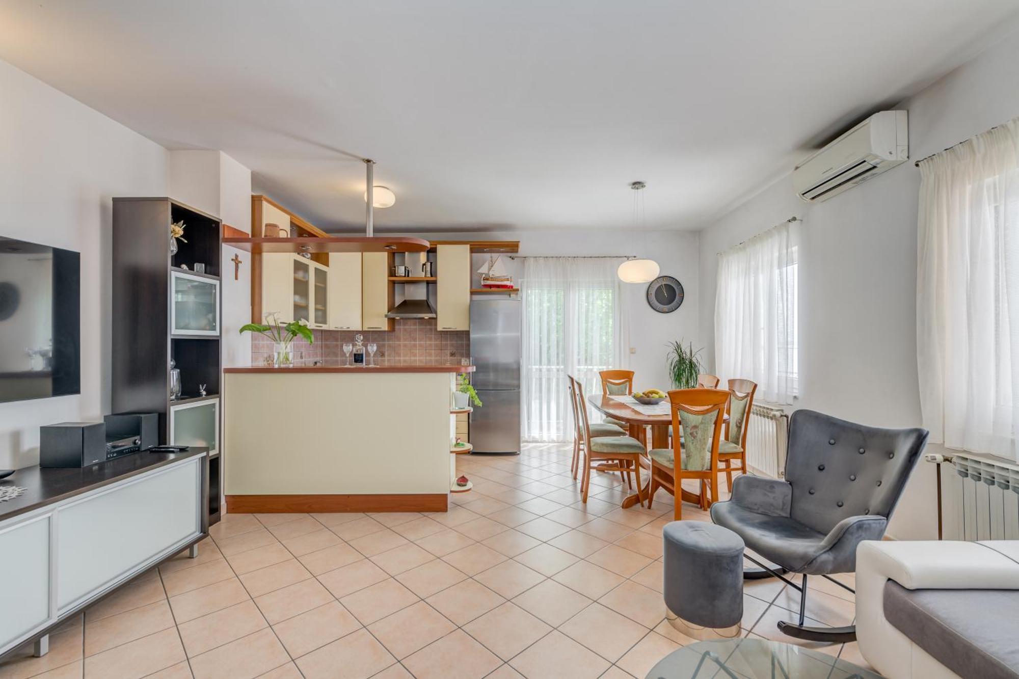 Apartment Jesenice Krilo